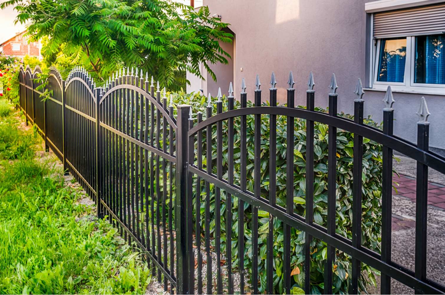 Overview of aluminum fence installation by Furlong Fence
