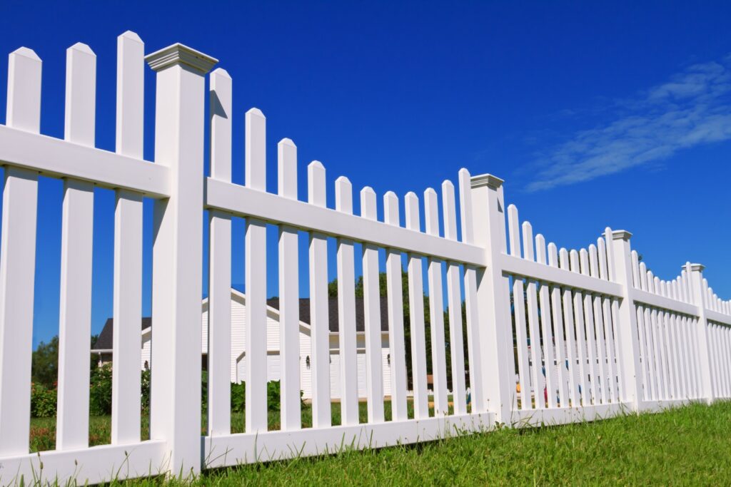 Vinyl fence type overview – Furlong Fence